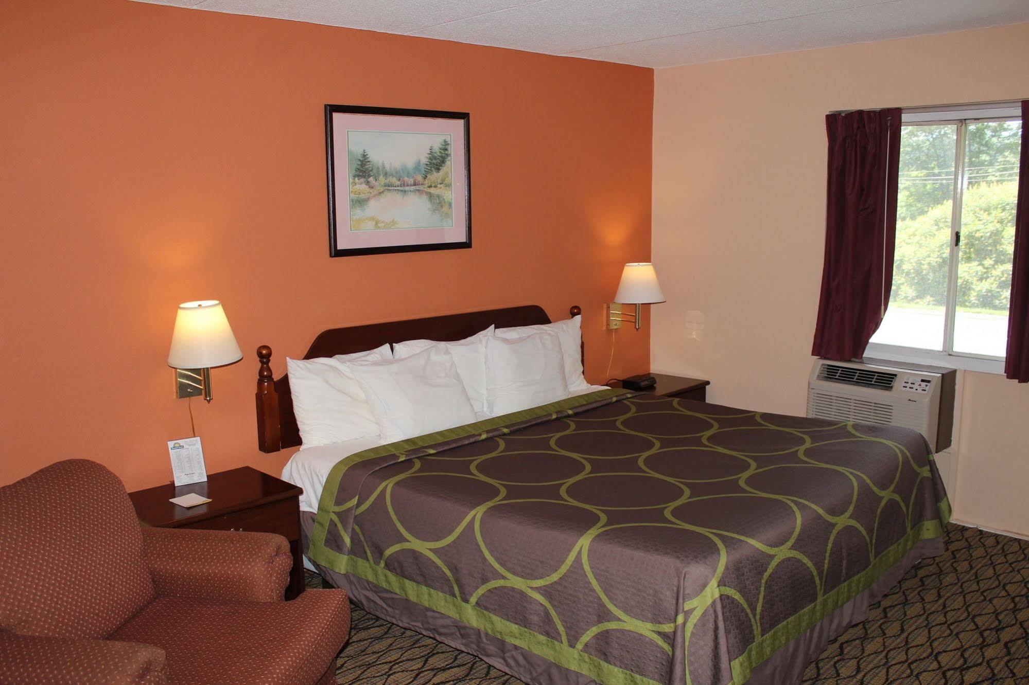 Days Inn By Wyndham Lenox Ma Exterior foto